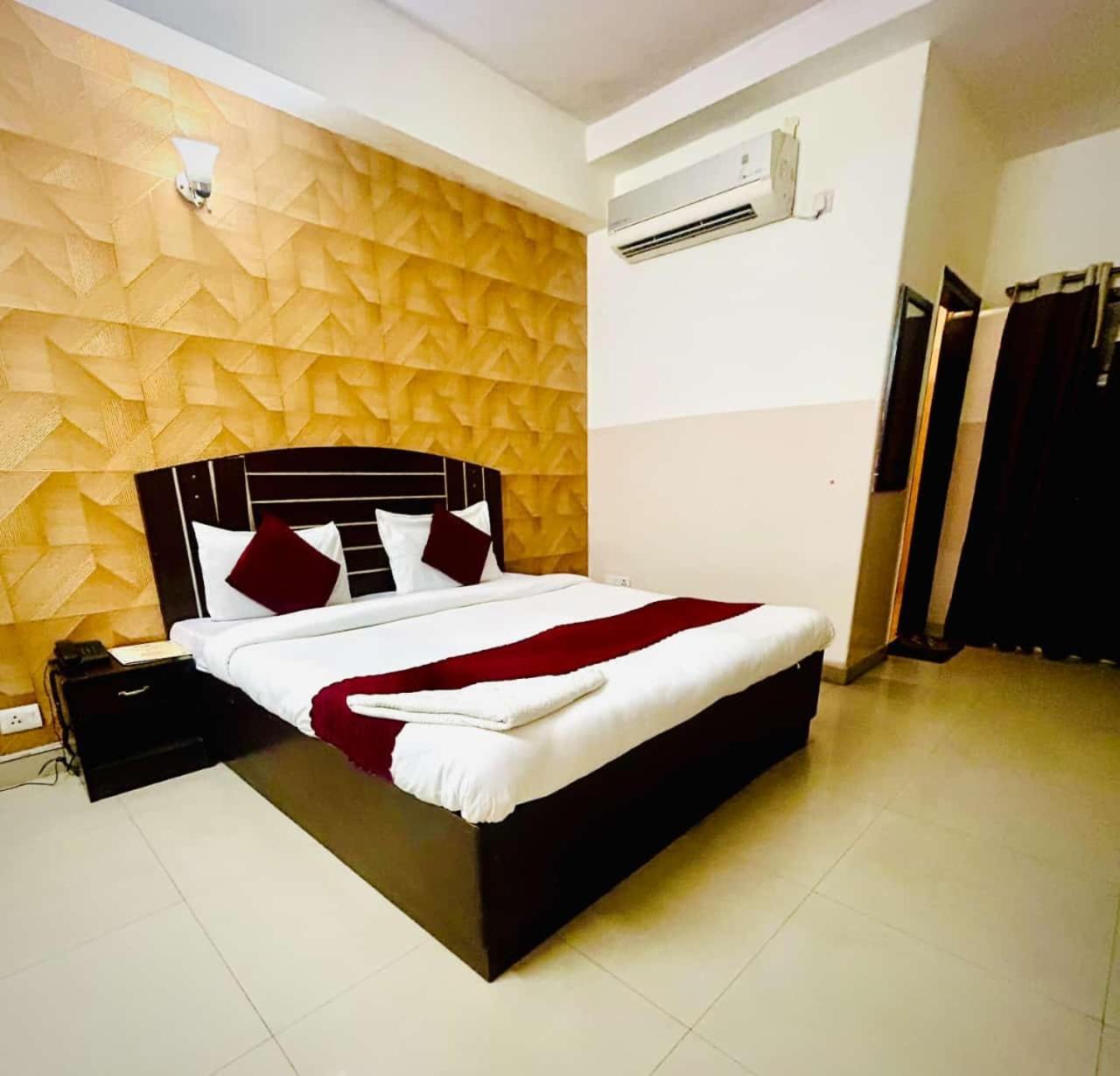 ניו דלהי Hotel Airport City מראה חיצוני תמונה