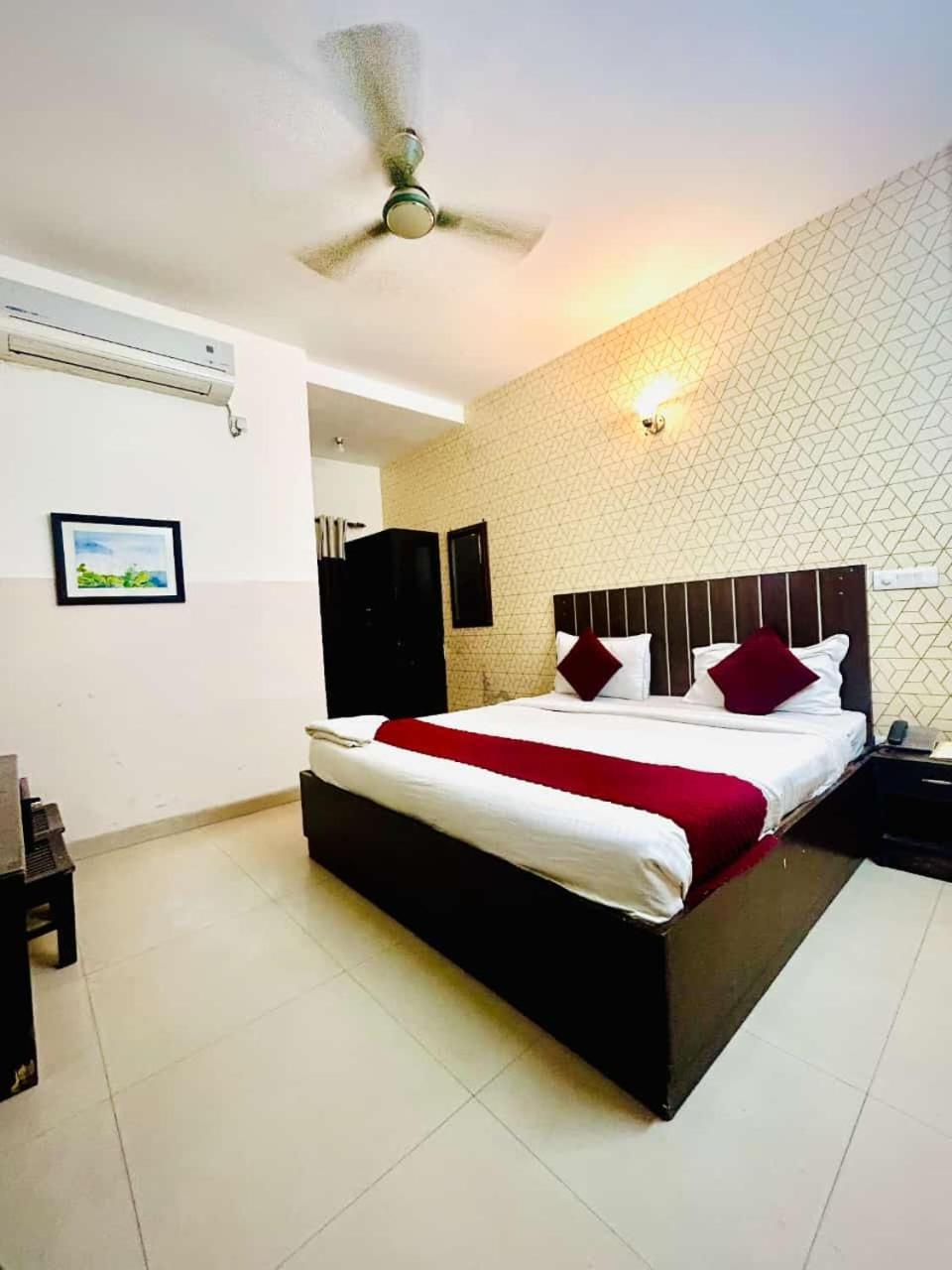 ניו דלהי Hotel Airport City מראה חיצוני תמונה